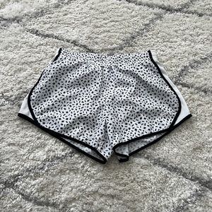 black and white nike shorts